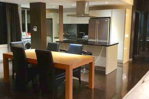 Condominio de 2 dormitorios en Thonburi, Bangkok, Tailandia № 183311 - foto 4