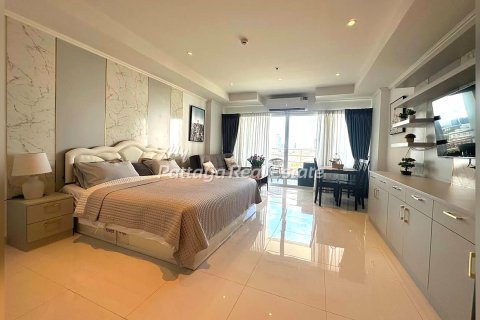 Studio in the Condo in Bang Lamung, Thailand  № 205059