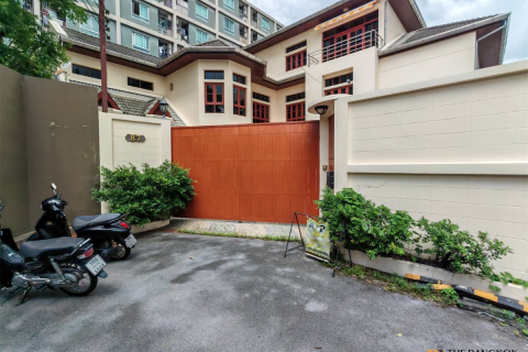 Casa de 4 dormitorios en Bangkok, Tailandia № 189092 - foto 2