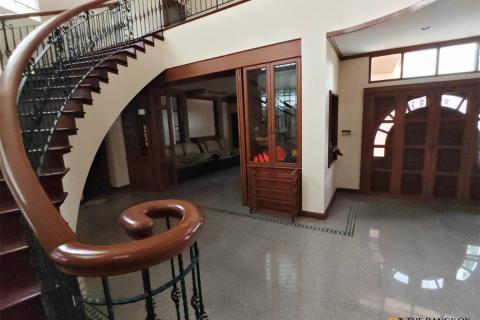 Casa de 4 dormitorios en Bangkok, Tailandia № 189092 - foto 4