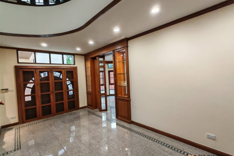 Casa de 4 dormitorios en Bangkok, Tailandia № 189092 - foto 5
