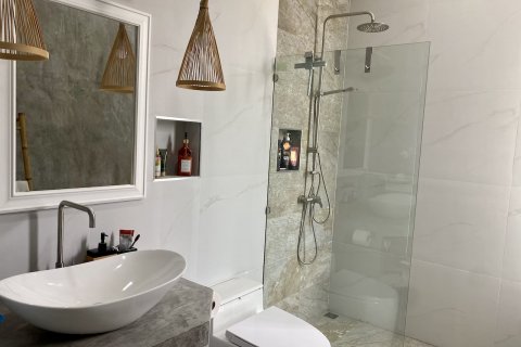 Casa de 2 dormitorios en Ko Samui, Tailandia № 73365 - foto 15