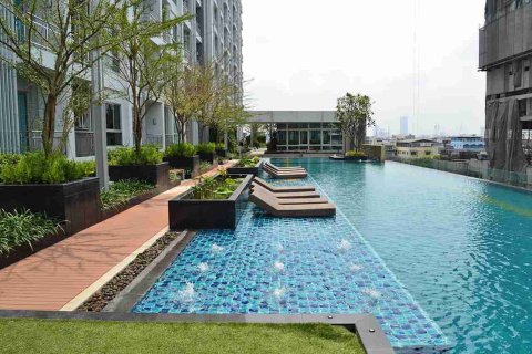 Condominio de 2 dormitorios en Thonburi, Bangkok, Tailandia № 183404 - foto 2