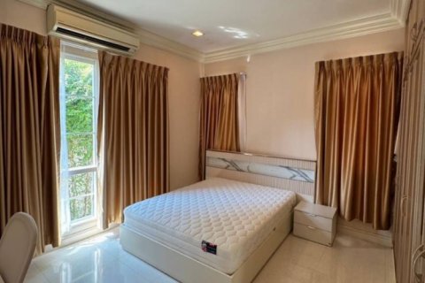 Casa de 4 dormitorios en Bang Phli Yai, Tailandia № 140349 - foto 8