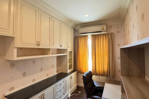 Casa de 4 dormitorios en Bang Phli Yai, Tailandia № 140349 - foto 12