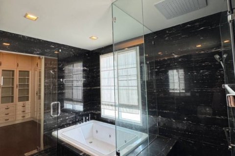 Casa de 4 dormitorios en Bang Phli Yai, Tailandia № 140349 - foto 25