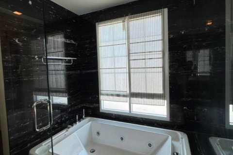 Casa de 4 dormitorios en Bang Phli Yai, Tailandia № 140349 - foto 18