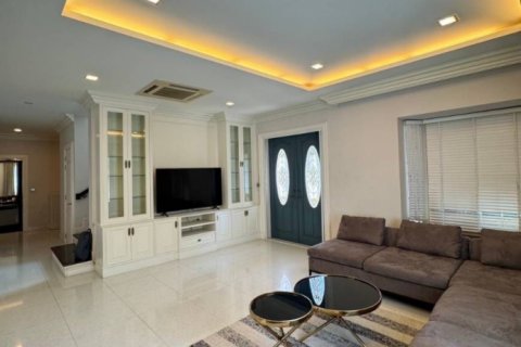 Casa de 4 dormitorios en Bang Phli Yai, Tailandia № 140349 - foto 7
