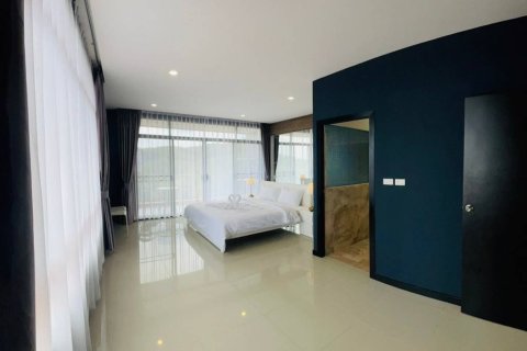 Condo in Phuket, Thailand, 2 bedrooms № 161453 - photo 10
