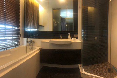 Condominio de 2 dormitorios en Bangkok, Tailandia № 66498 - foto 10