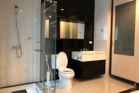 Condominio de 2 dormitorios en Bangkok, Tailandia № 66499 - foto 15
