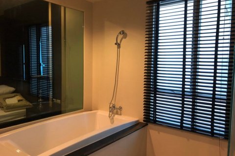 Condominio de 2 dormitorios en Bangkok, Tailandia № 66499 - foto 17