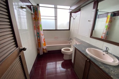 Condominio de 2 dormitorios en Bangkok, Tailandia № 143523 - foto 11