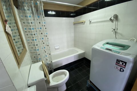 Condominio de 2 dormitorios en Bangkok, Tailandia № 143526 - foto 17
