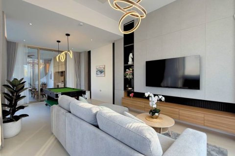 Chalet de 4 dormitorios en Pattaya, Tailandia № 162308 - foto 10