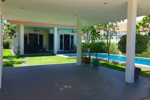 Chalet de 3 dormitorios en Hua Hin, Tailandia № 202857 - foto 3