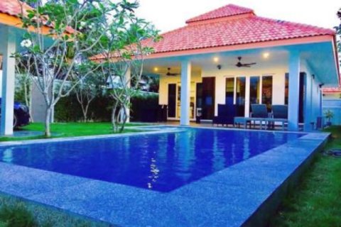 Chalet de 3 dormitorios en Hua Hin, Tailandia № 202857 - foto 4