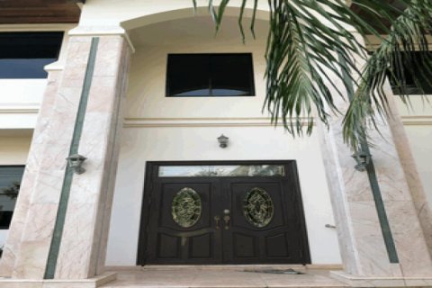 Casa de 4 dormitorios en Pattaya, Tailandia № 202861 - foto 5
