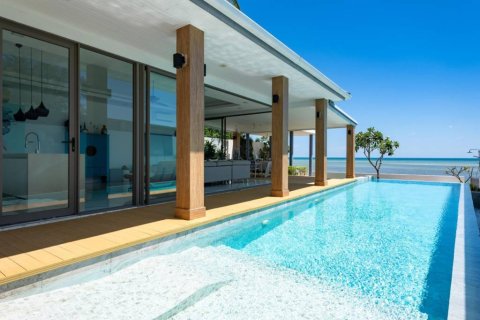 Chalet de 3 dormitorios en Surat Thani, Tailandia № 150431 - foto 3