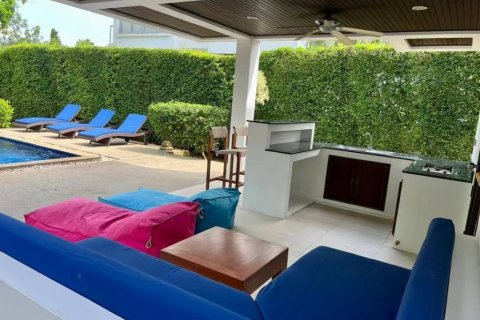 Villa in Surat Thani, Thailand 3 bedrooms № 150429 - photo 4