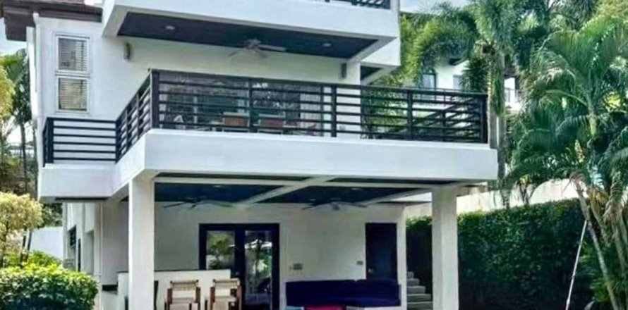 Villa in Surat Thani, Thailand 3 bedrooms № 150429