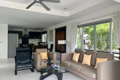 Villa in Surat Thani, Thailand 3 bedrooms № 150429 - photo 9