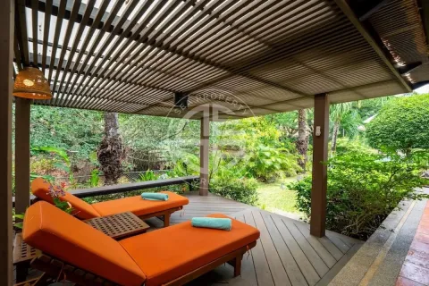 Chalet de 4 dormitorios en Nai Harn Beach, Tailandia № 190658 - foto 17