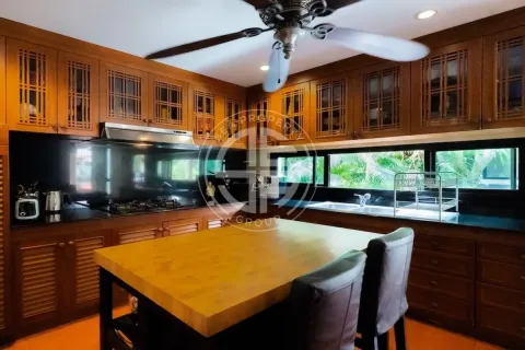 Chalet de 4 dormitorios en Nai Harn Beach, Tailandia № 190658 - foto 7