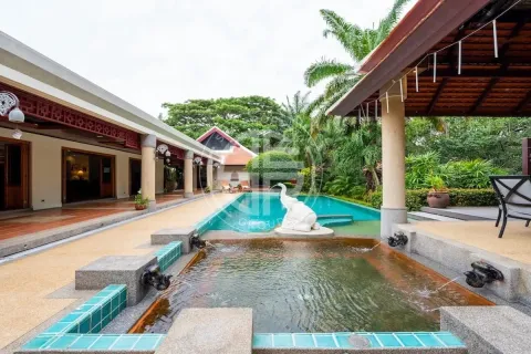 Chalet de 4 dormitorios en Nai Harn Beach, Tailandia № 190658 - foto 6