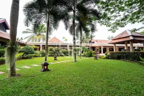 Chalet de 4 dormitorios en Nai Harn Beach, Tailandia № 190658 - foto 13