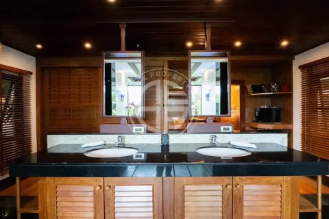 Chalet de 4 dormitorios en Nai Harn Beach, Tailandia № 190658 - foto 20