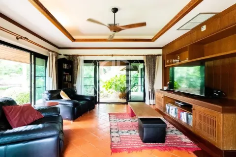 Chalet de 4 dormitorios en Nai Harn Beach, Tailandia № 190658 - foto 24