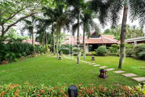Chalet de 4 dormitorios en Nai Harn Beach, Tailandia № 190658 - foto 22