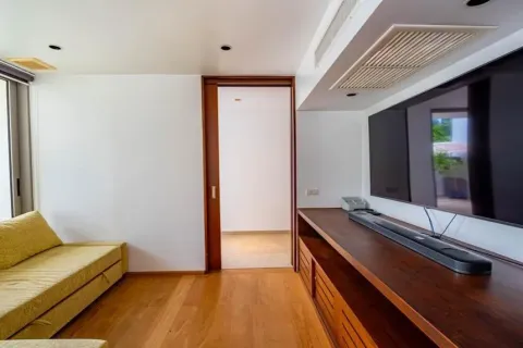 Chalet de 4 dormitorios en Phuket, Tailandia № 190656 - foto 17