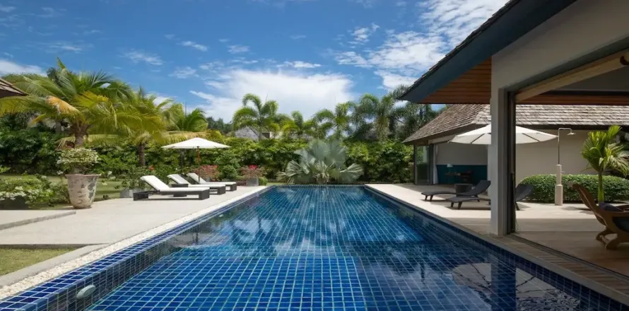 Chalet de 4 dormitorios en Phuket, Tailandia № 190656
