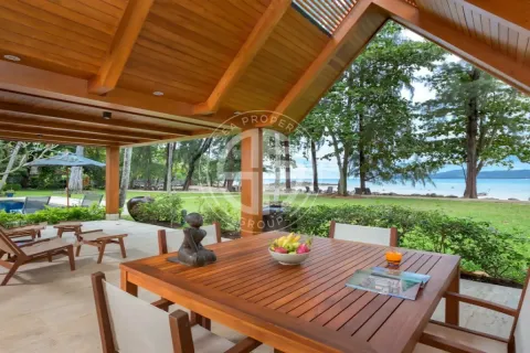 Chalet de 3 dormitorios en Bang Tao, Tailandia № 190661