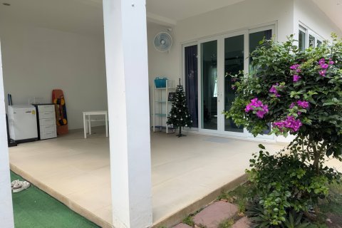Casa de 2 dormitorios en Pattaya, Tailandia № 170390 - foto 6