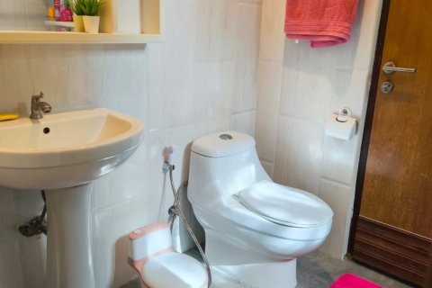 Casa de 2 dormitorios en Pattaya, Tailandia № 170390 - foto 12