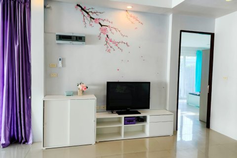 Casa de 2 dormitorios en Pattaya, Tailandia № 170390 - foto 16