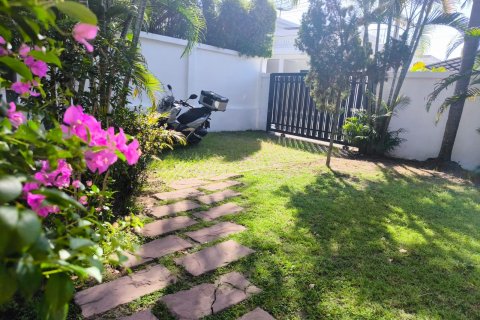 Casa de 2 dormitorios en Pattaya, Tailandia № 170390 - foto 5