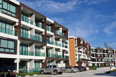 Apartamento de 2 habitaciones en Pattaya, Tailandia № 170385 - foto 7