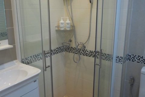 Apartamento de 2 habitaciones en Pattaya, Tailandia № 170385 - foto 5
