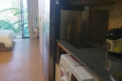 Apartamento de 2 habitaciones en Pattaya, Tailandia № 170385 - foto 3