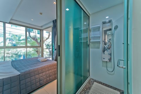 Apartamento de 2 dormitorios en Pattaya, Tailandia № 170389 - foto 11