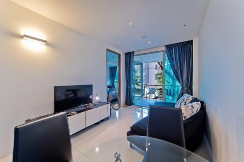Apartamento de 2 dormitorios en Pattaya, Tailandia № 170389 - foto 2