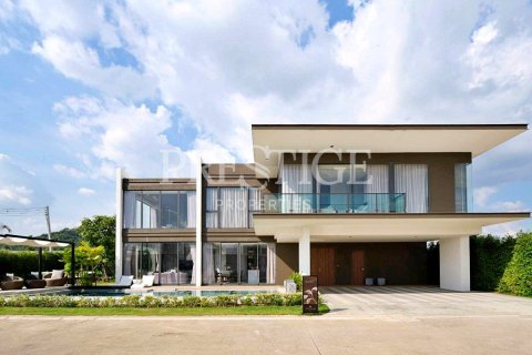 Casa de 4 dormitorios en Pattaya, Tailandia № 233790