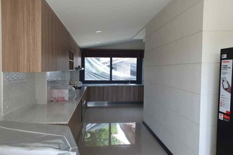 Casa de 4 dormitorios en Chiang Mai, Tailandia № 162810 - foto 2