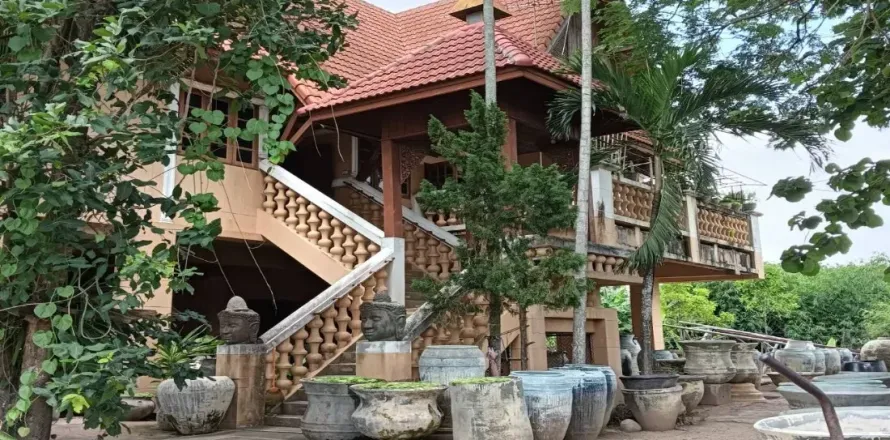 Local comercial 430 m2 en Chiang Mai, Tailandia № 162806