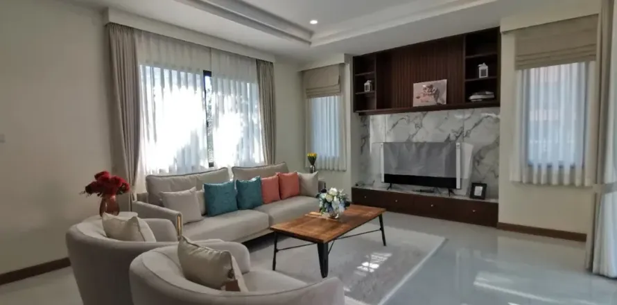 Casa de 5 dormitorios en Chiang Mai, Tailandia № 162809