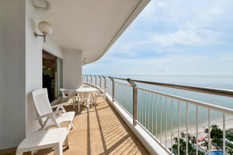 Condominio de 4 dormitorios en Hua Hin, Tailandia № 151103 - foto 3